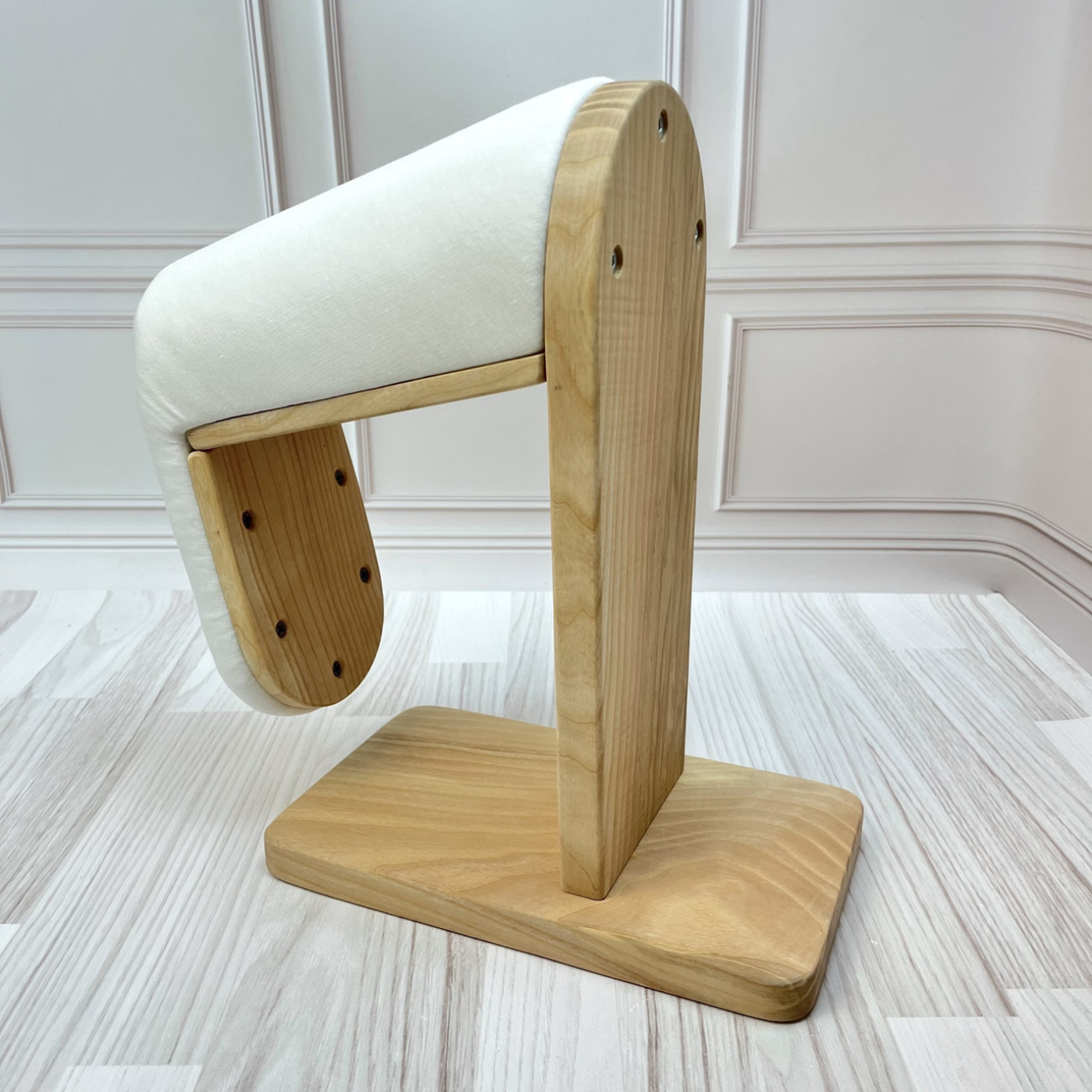 Кравецька колодка для ВТО Needle Craft Плече велике опукле Молочне