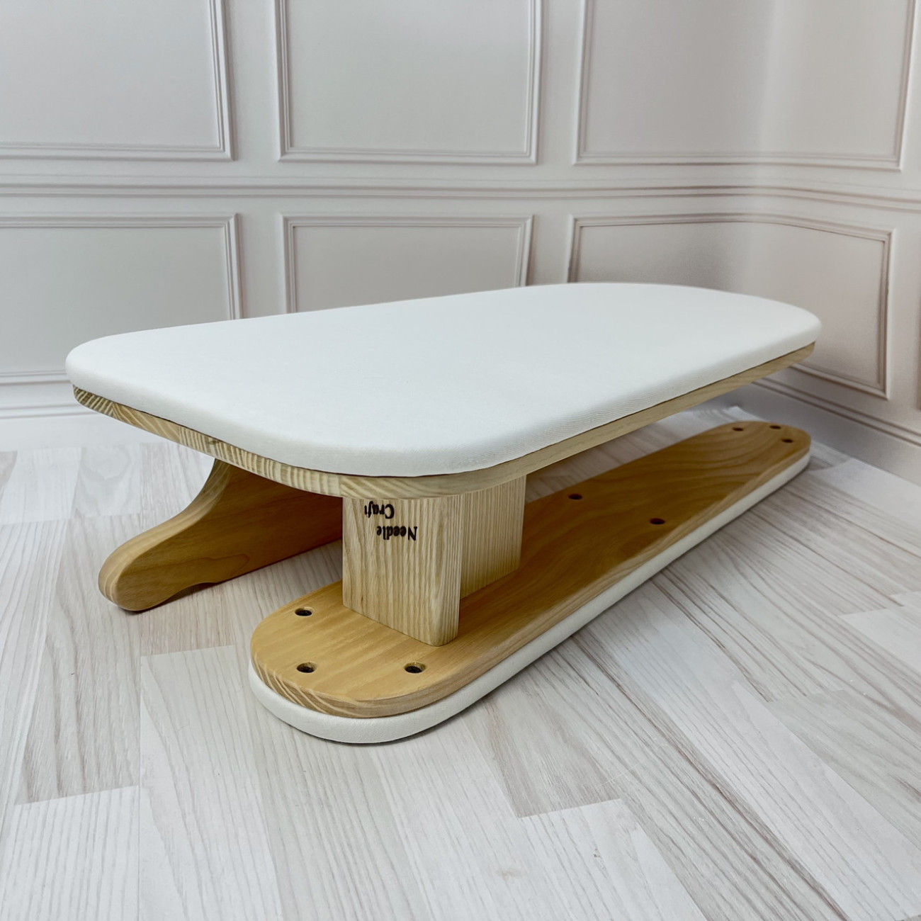 Кравецька колодка для ВТО Needle Craft Кабанчик потрійний Молочний