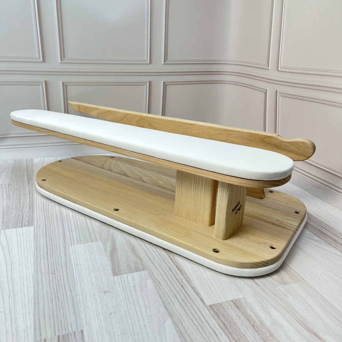 Кравецька колодка для ВТО Needle Craft Кабанчик потрійний Молочний