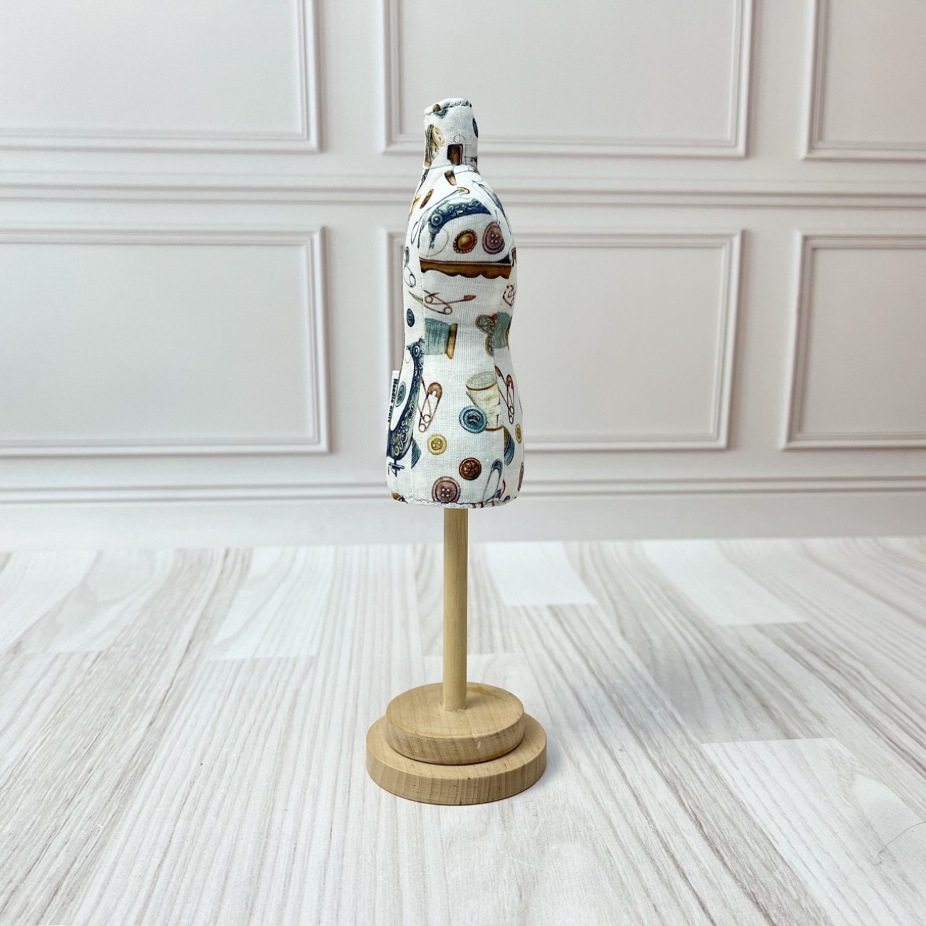 Гольниця-манекен Needle Craft зі швейним принтом