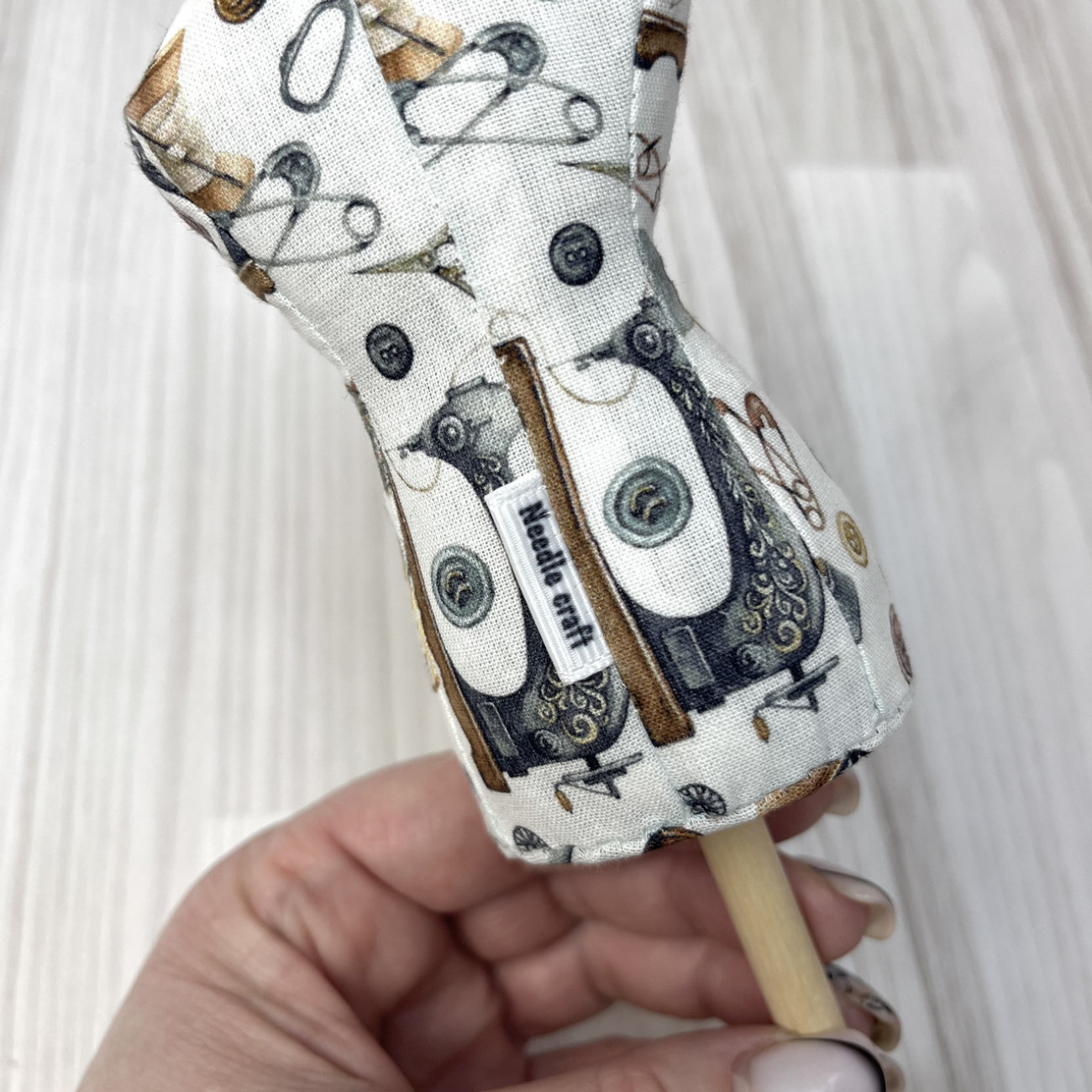 Гольниця-манекен Needle Craft зі швейним принтом