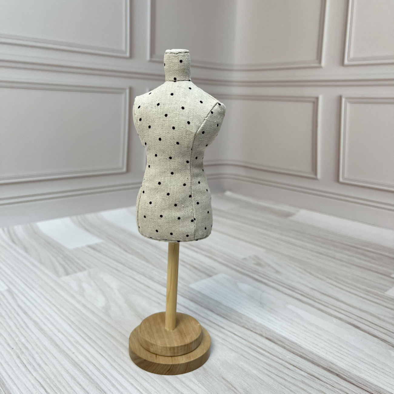 Гольниця-манекен Needle Craft бежева в горошок