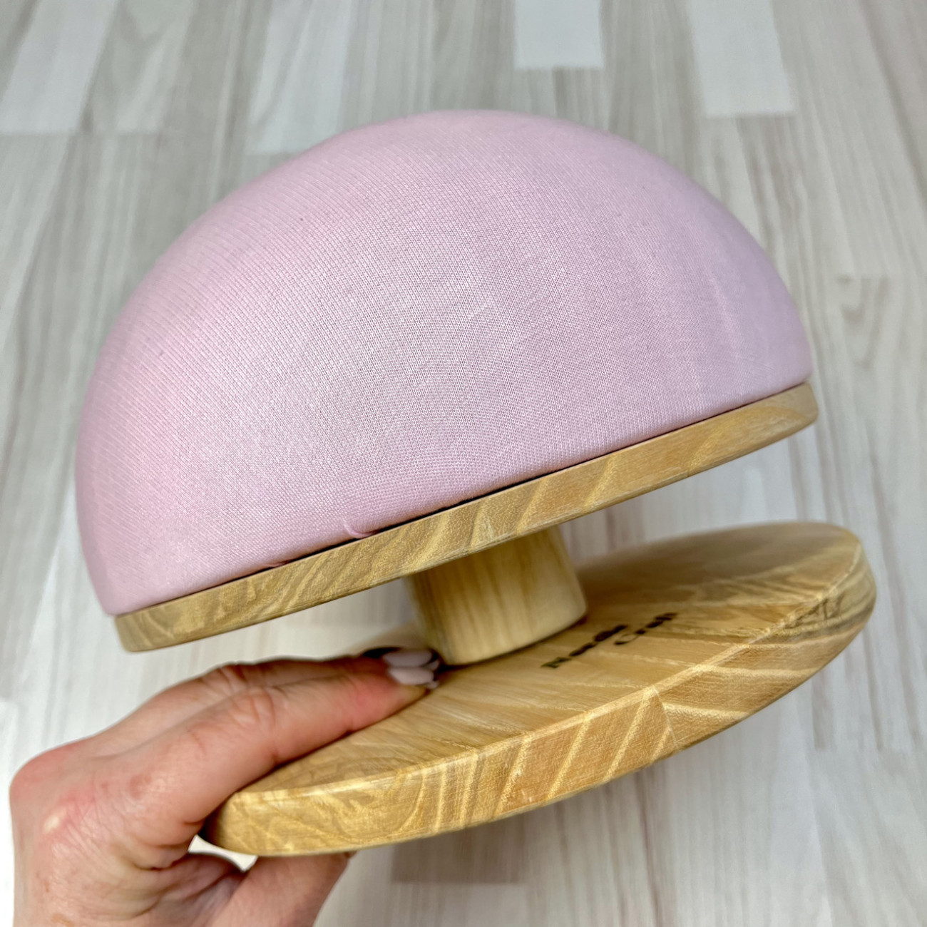 Кравецька колодка для ВТО Needle Craft Груди на підставці 20 см Рожева