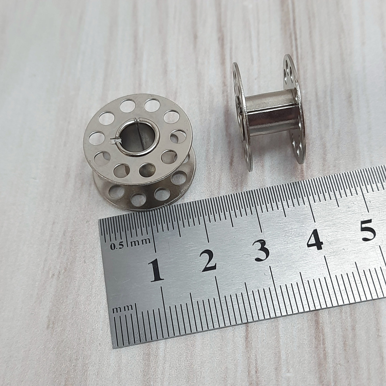 Шпульки для побутових швейних машин (21х11 мм) металеві