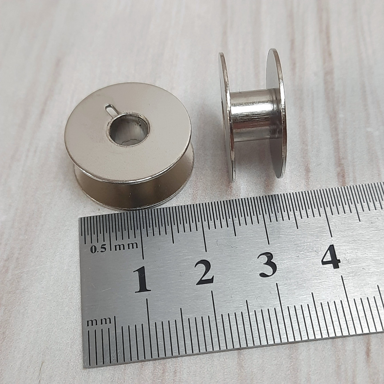 Шпульки для промислових швейних машин (21х8 мм) металеві