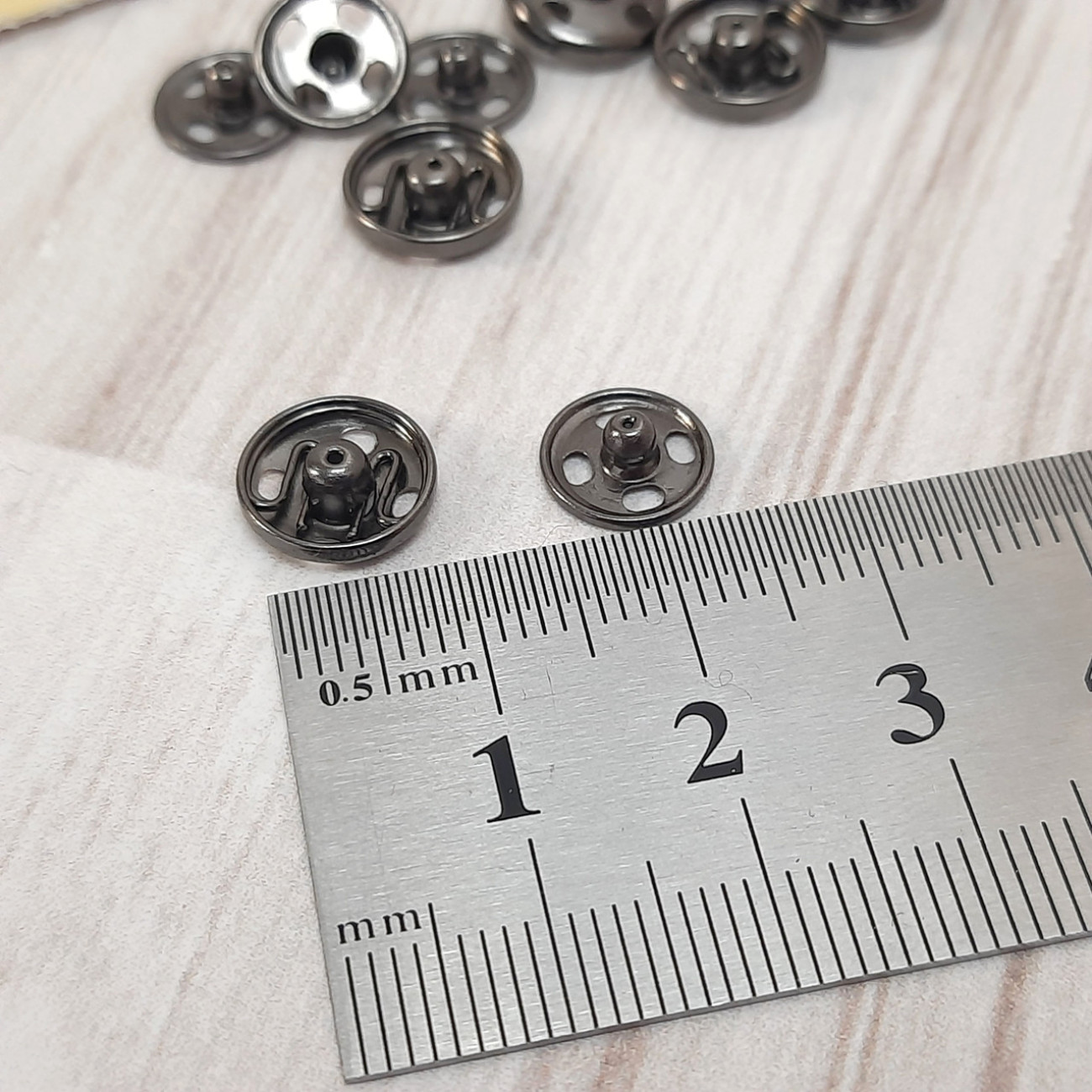 Набір кнопок пришивних металевих 10 мм темно-сріблястих (12шт)
