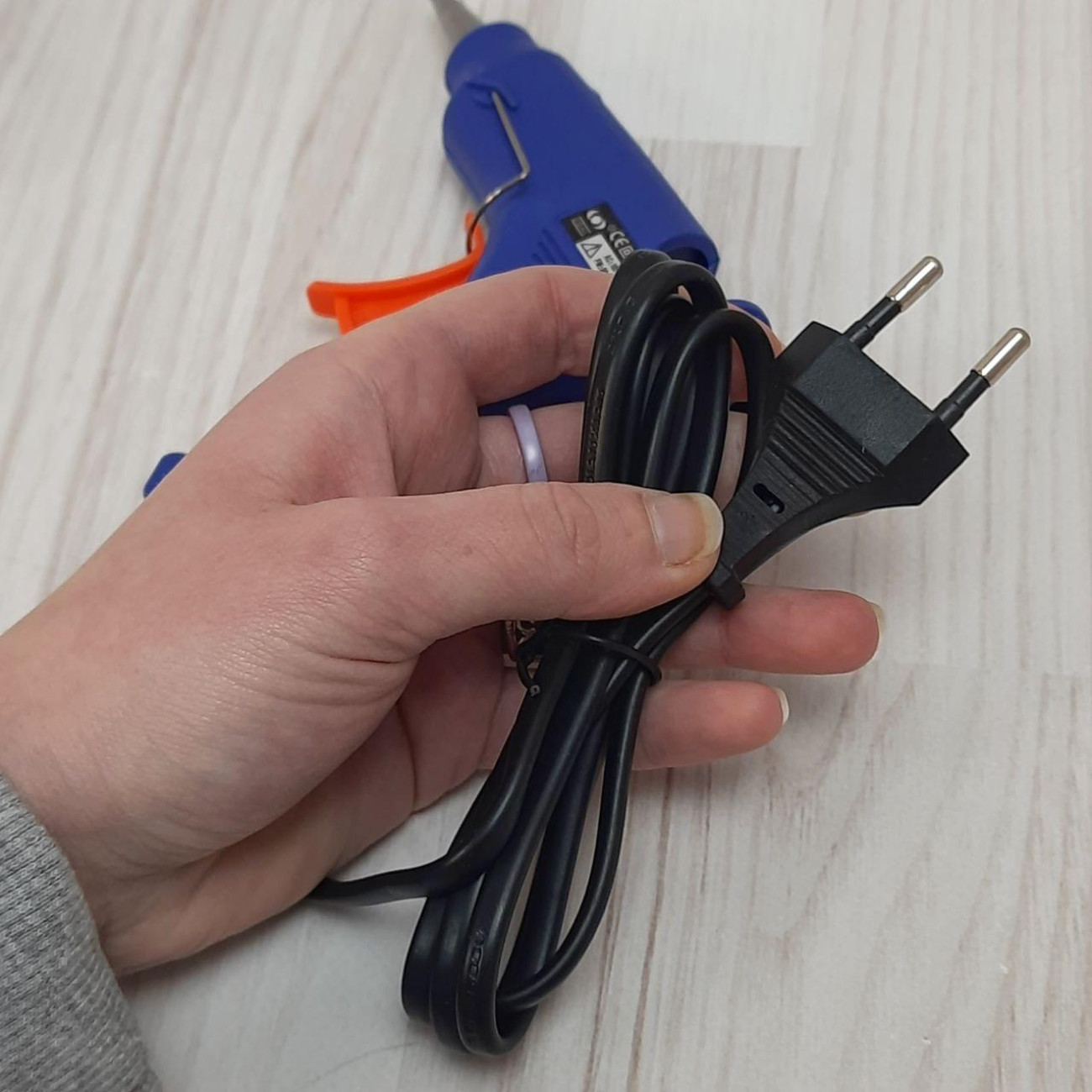 Клейовий пістолет 20W