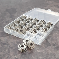 Органайзер з побутовими металевими шпульками