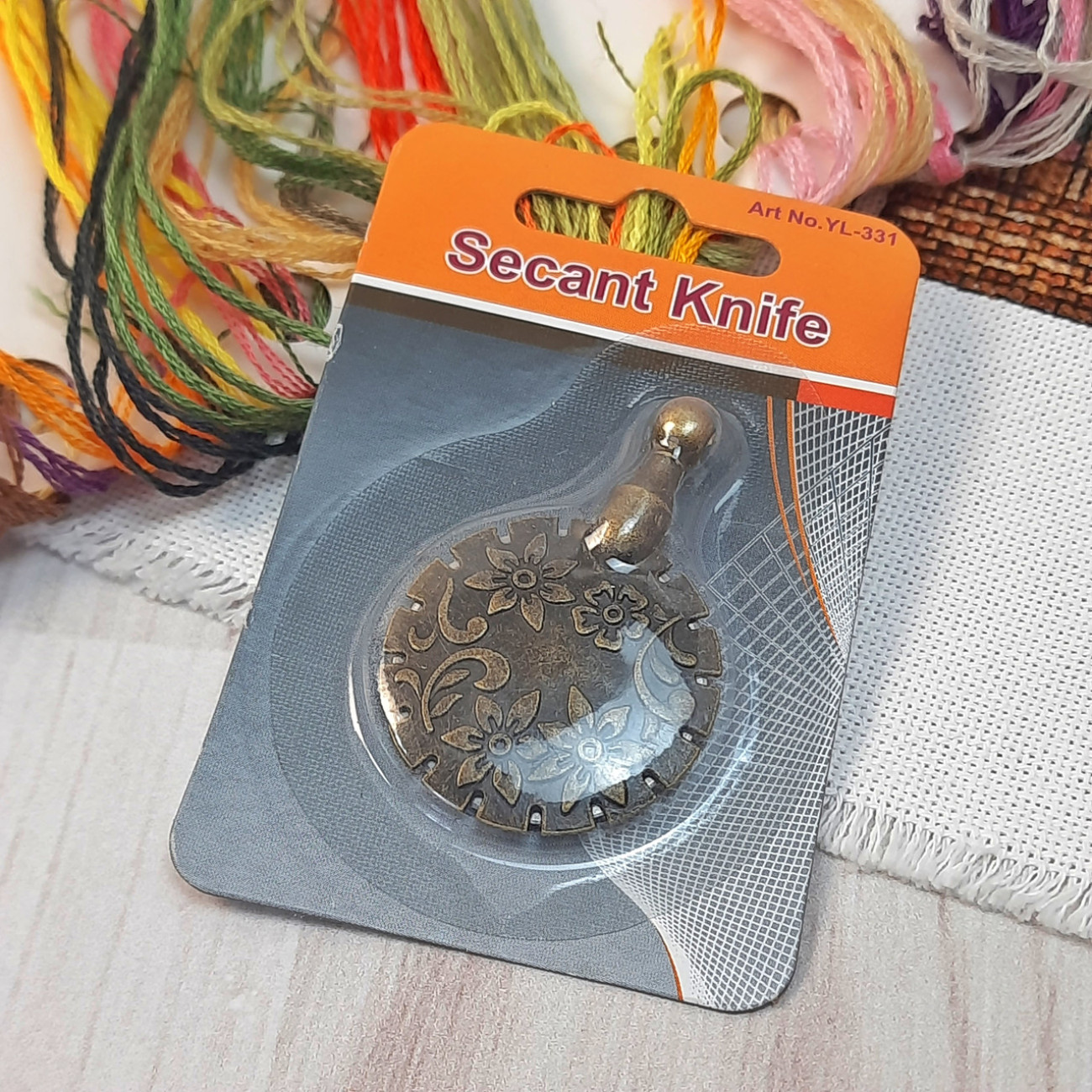 Кулон-ніж, швейний для обрізання ниток