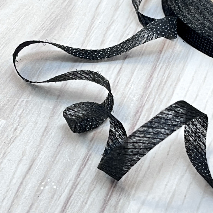 Тасьма клейова ниткопрошивна по косій 8мм, чорна