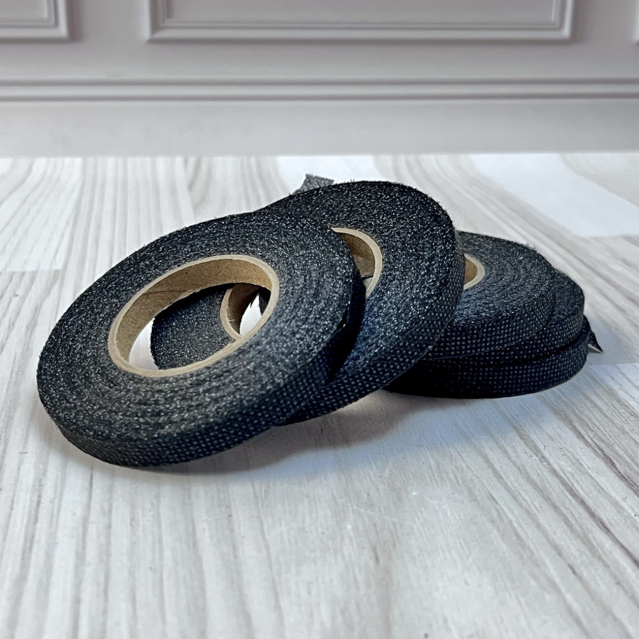 Тасьма клейова ниткопрошивна по косій 8мм, чорна