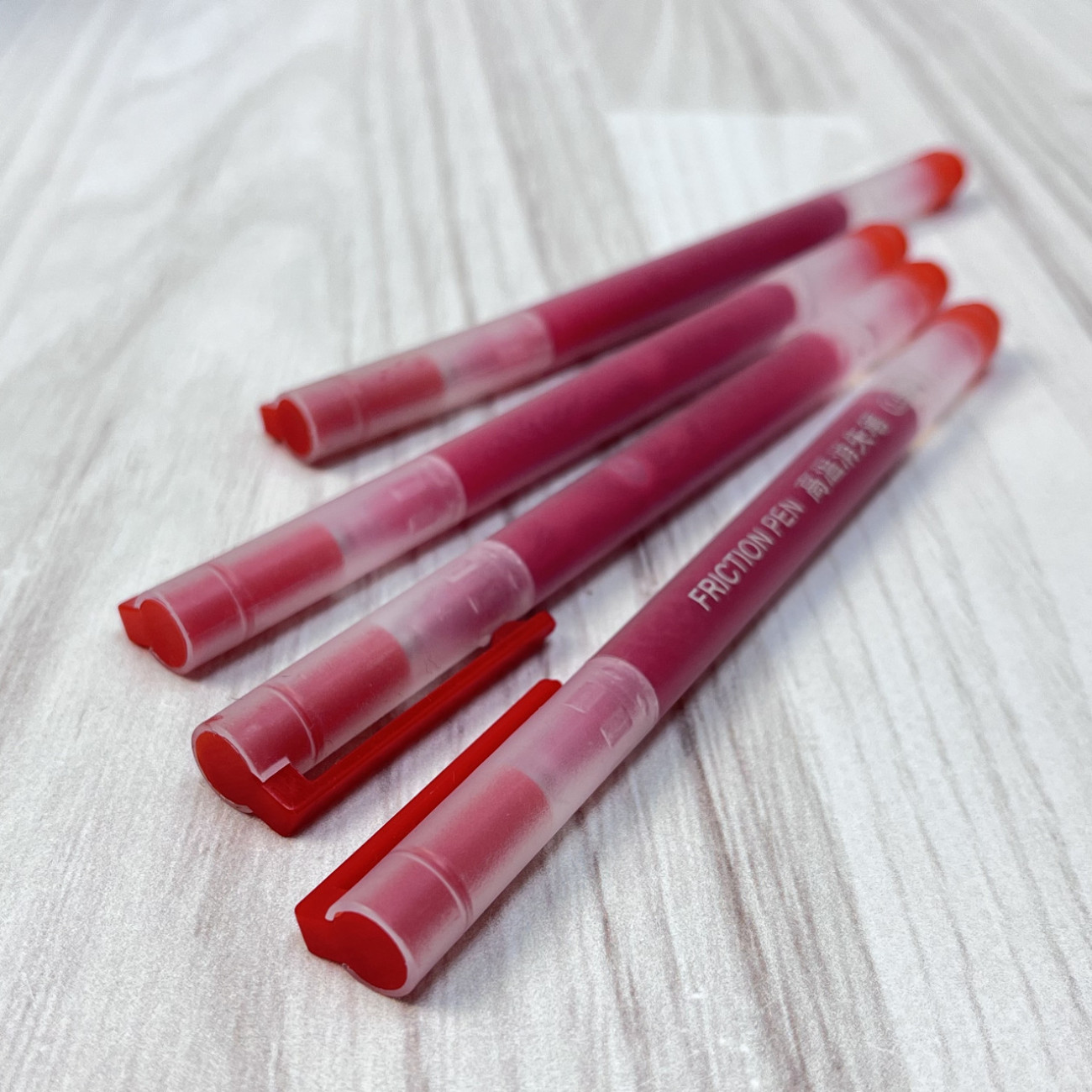 Ручка термозникаюча (фрикційна) для розмітки на шкірі (червона)