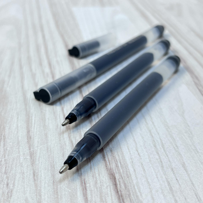 Ручка термозникаюча (фрикційна) для розмітки на шкірі (чорна)