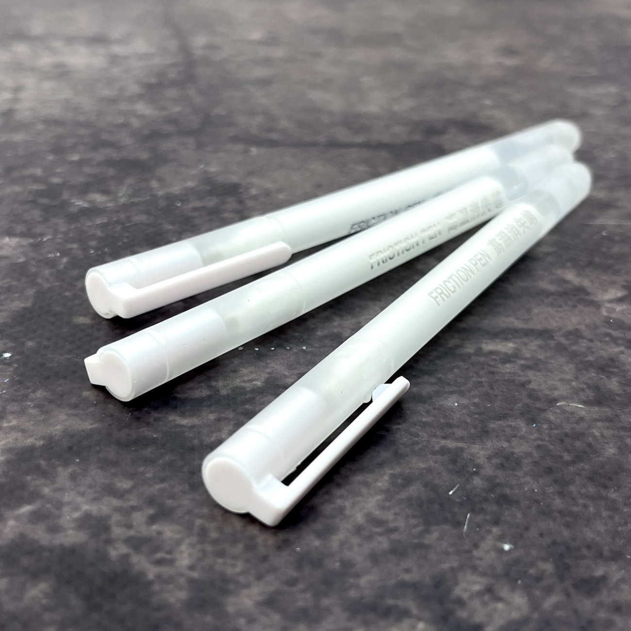 Ручка термозникаюча (фрикційна) для розмітки на шкірі (біла)