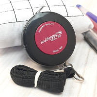 Рулетка, сантиметр кравецький, 150 см, чорна з малиновою серединкою