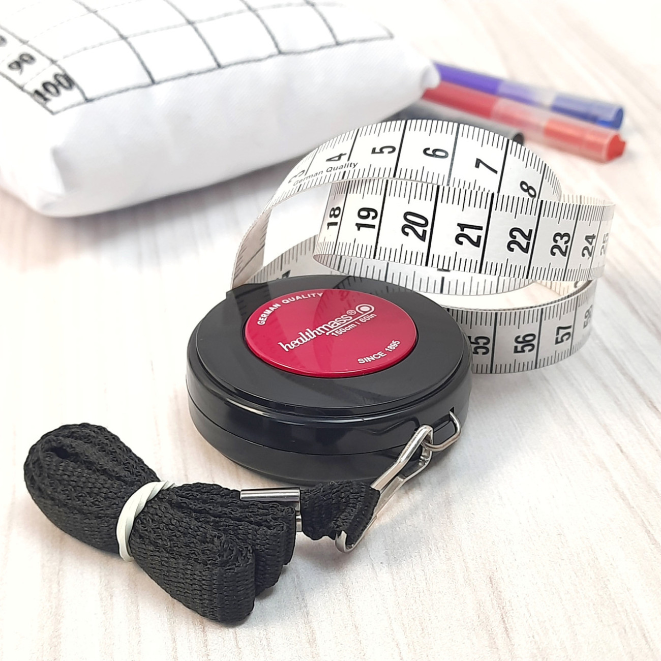 Рулетка, сантиметр кравецький, 150 см, чорна з малиновою серединкою