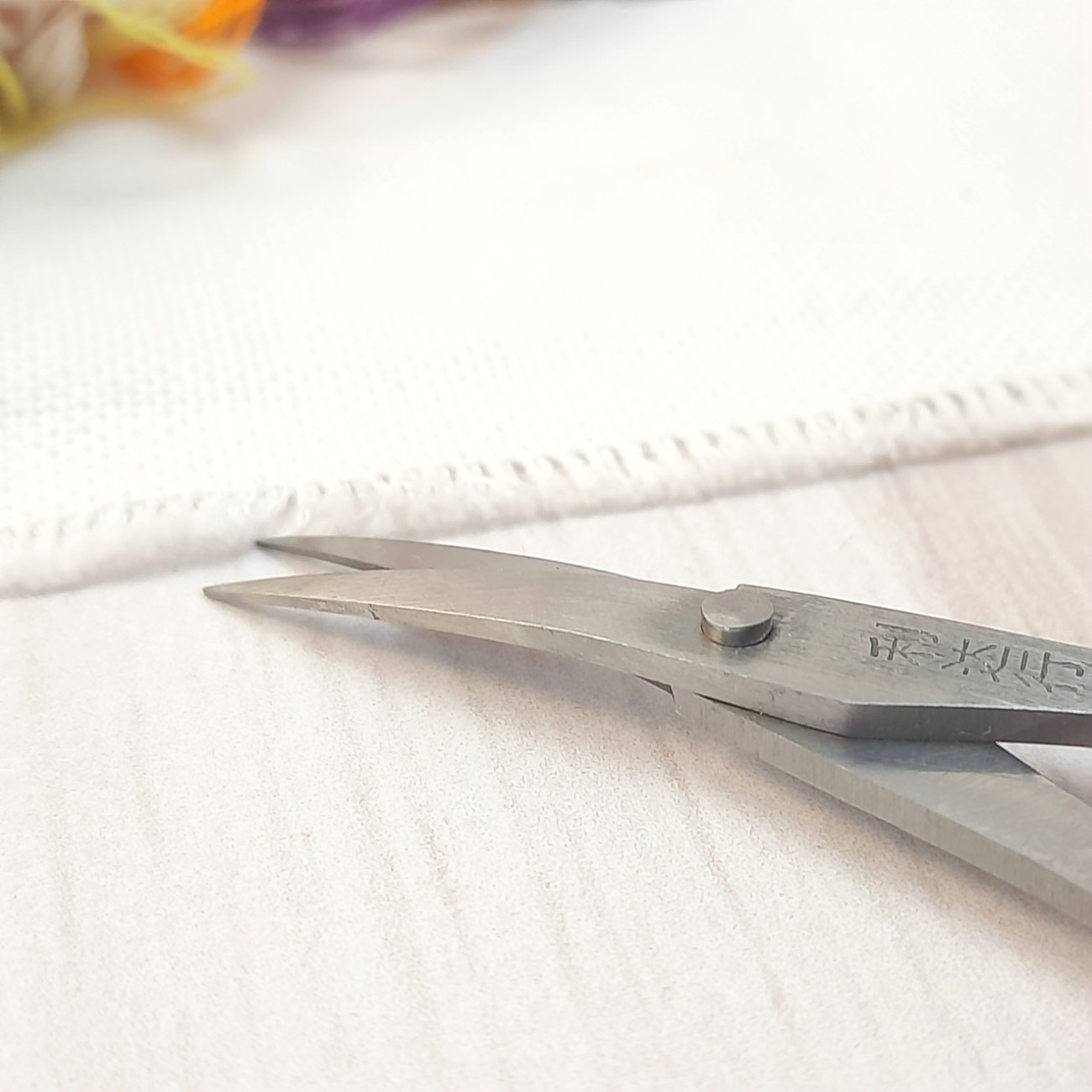 Ножиці для дрібних робіт, вигнуті (10см), LDH