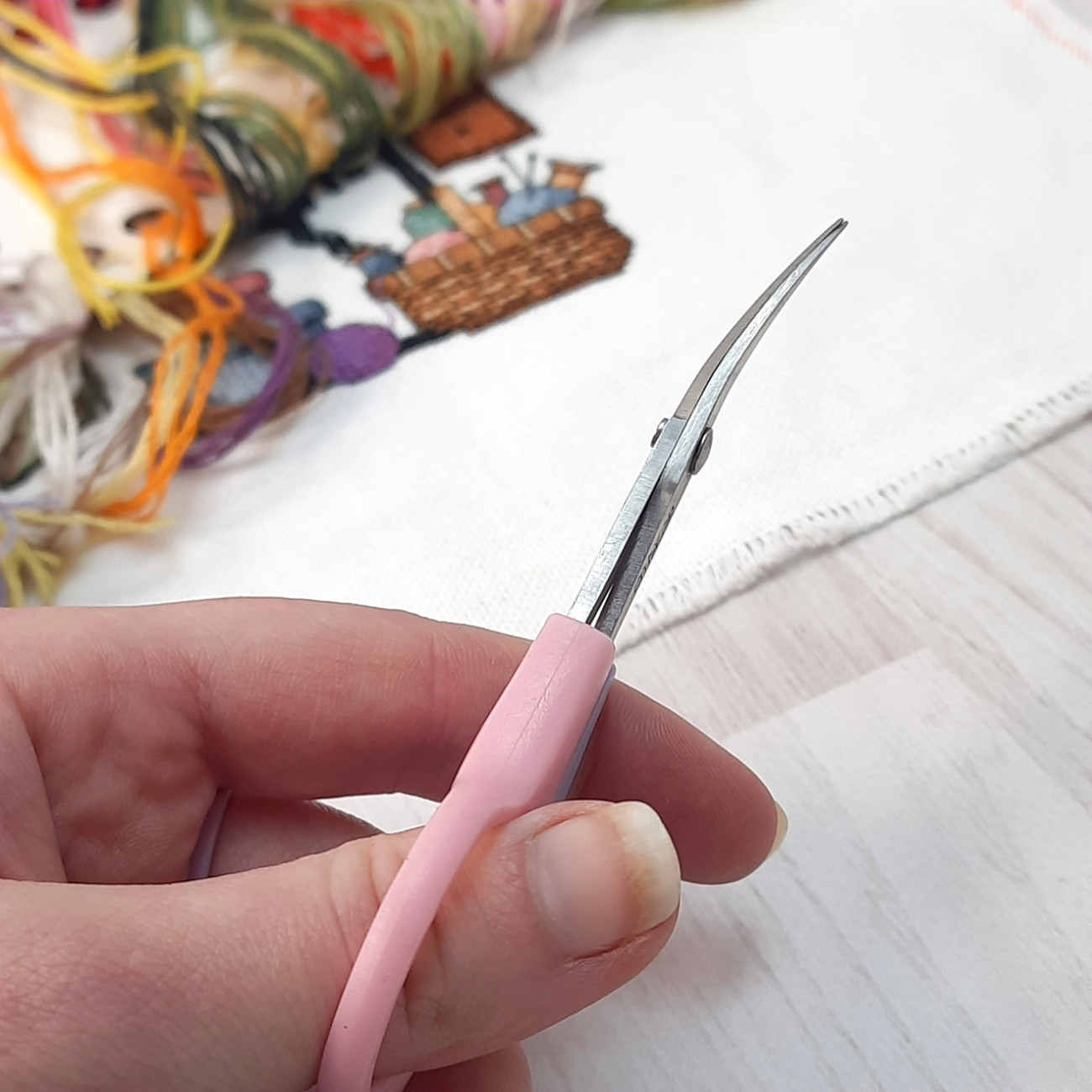 Ножиці для дрібних робіт, вигнуті (10см), LDH