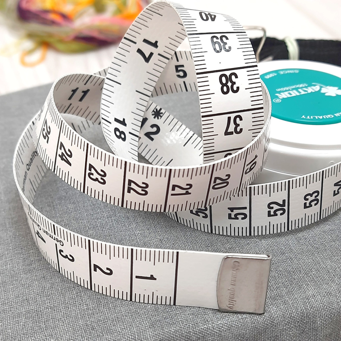 Рулетка, сантиметр кравецький, 150 см, біла з м'ятною серединкою