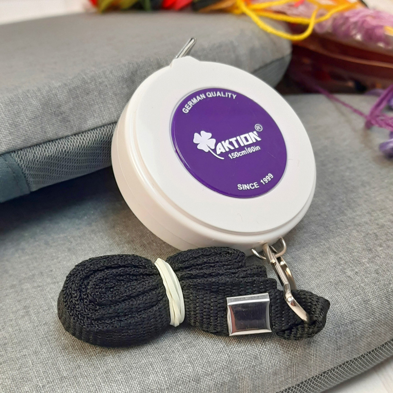 Рулетка, сантиметр кравецький, 150 см, біла з фіолетовою серединкою