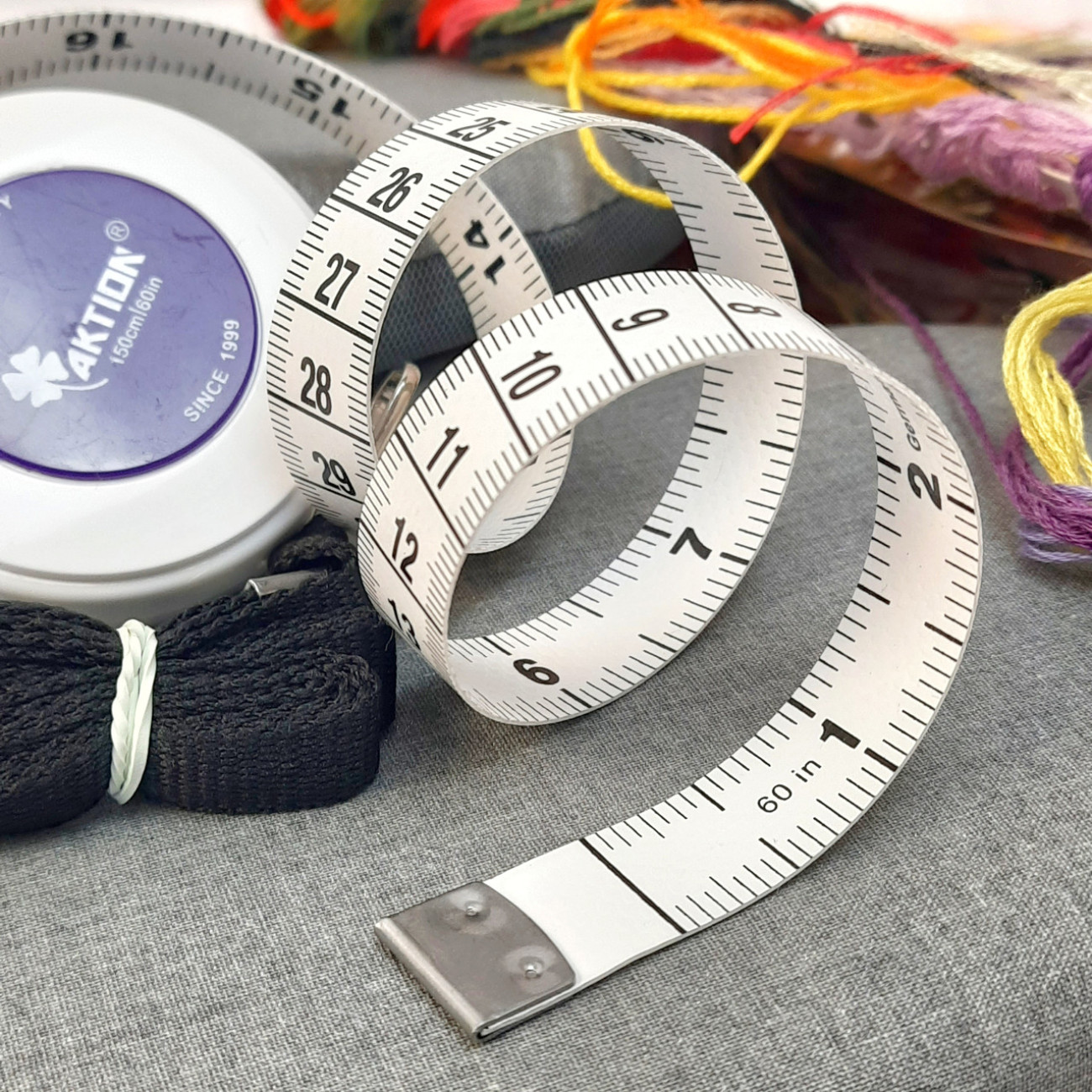 Рулетка, сантиметр кравецький, 150 см, біла з фіолетовою серединкою