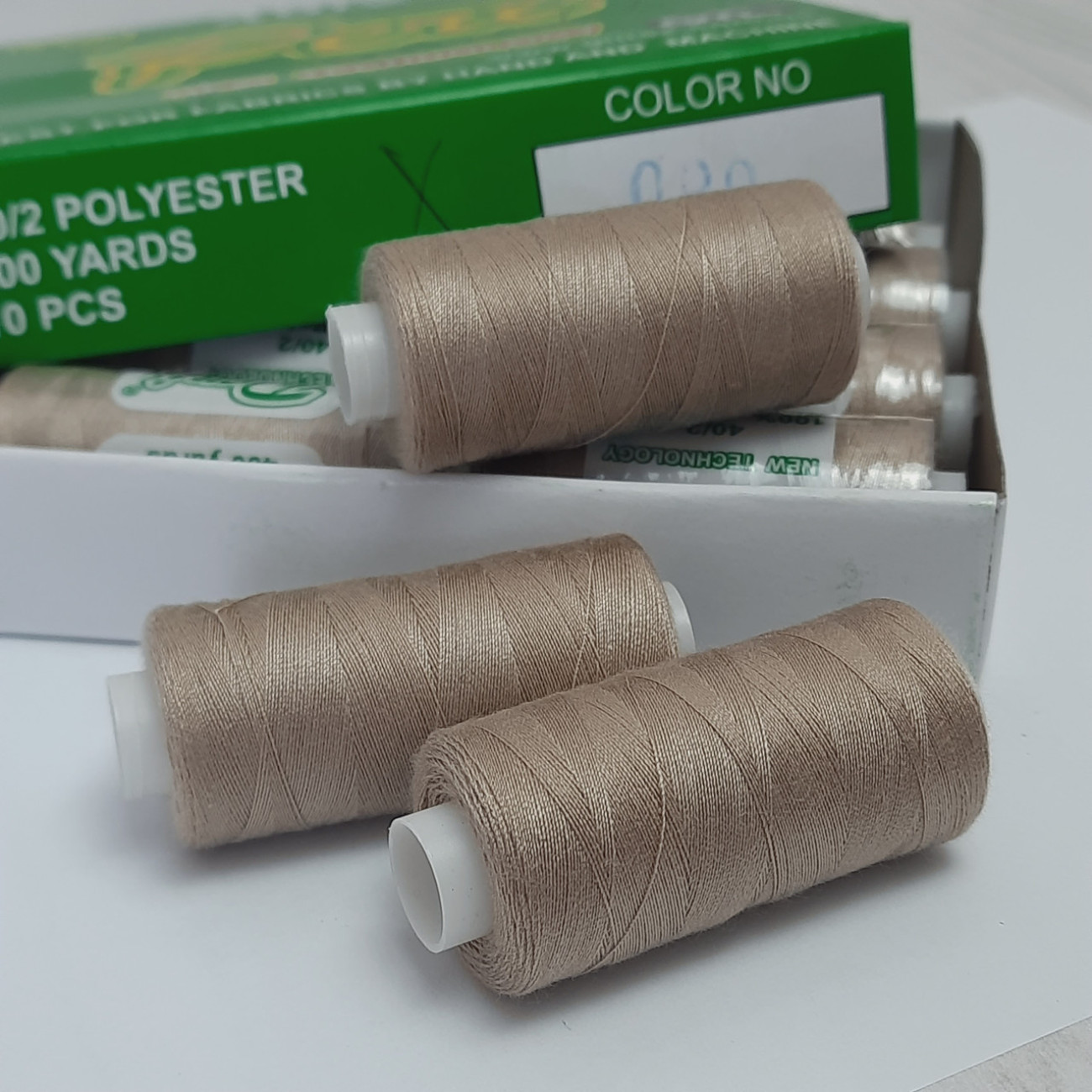 Нитки для шиття Peri 100% поліестер, 40/2, 400Y (№099)