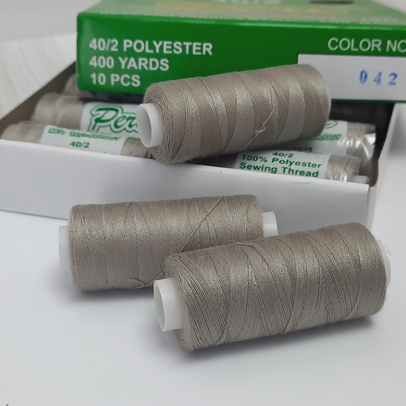 Нитки для шиття Peri 100% поліестер, 40/2, 400Y (№042)
