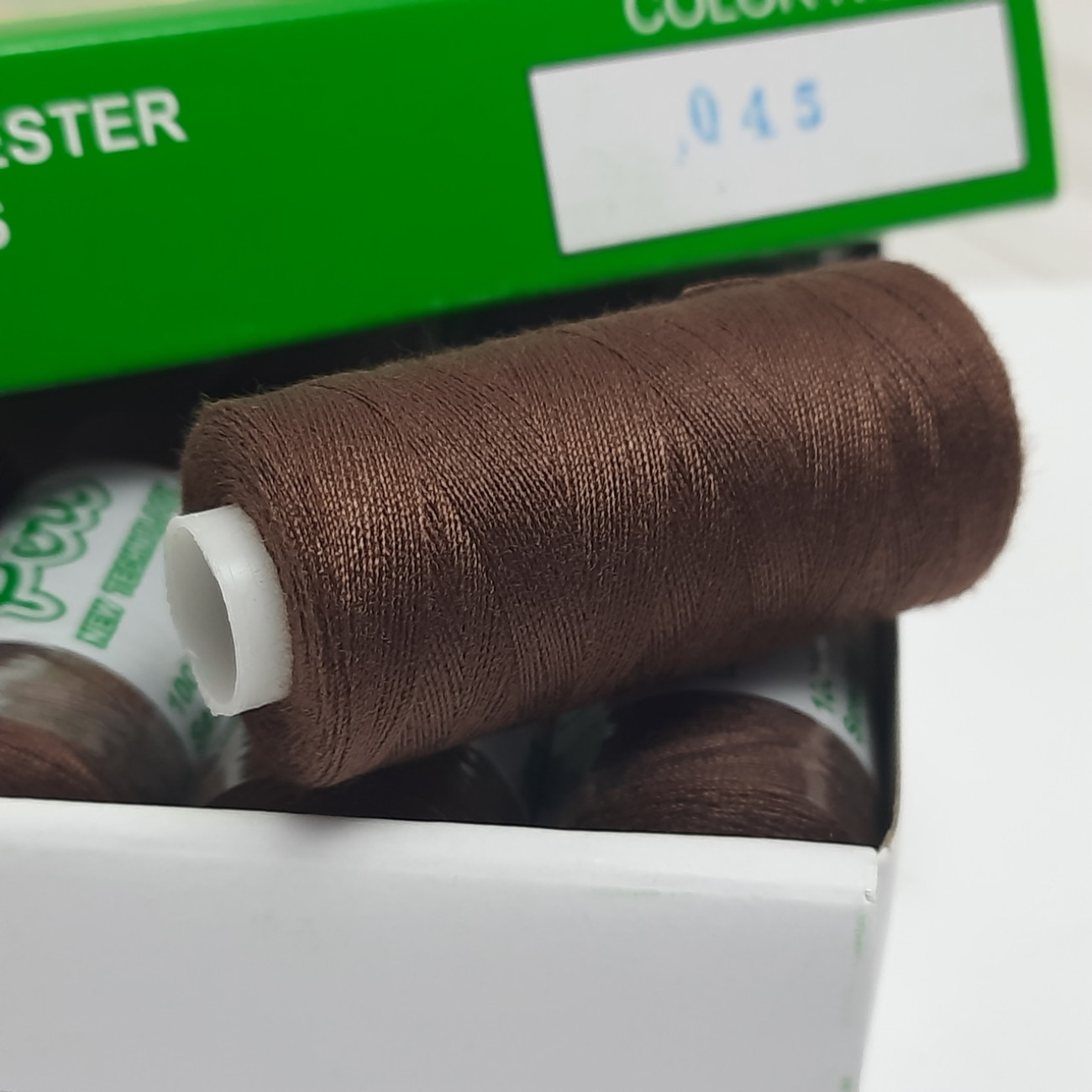 Нитки для шиття Peri 100% поліестер, 40/2, 400Y (№045)