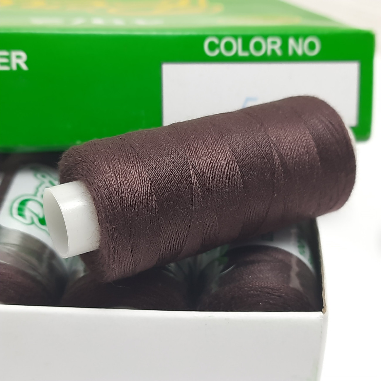 Нитки для шиття Peri 100% поліестер, 40/2, 400Y (№563)