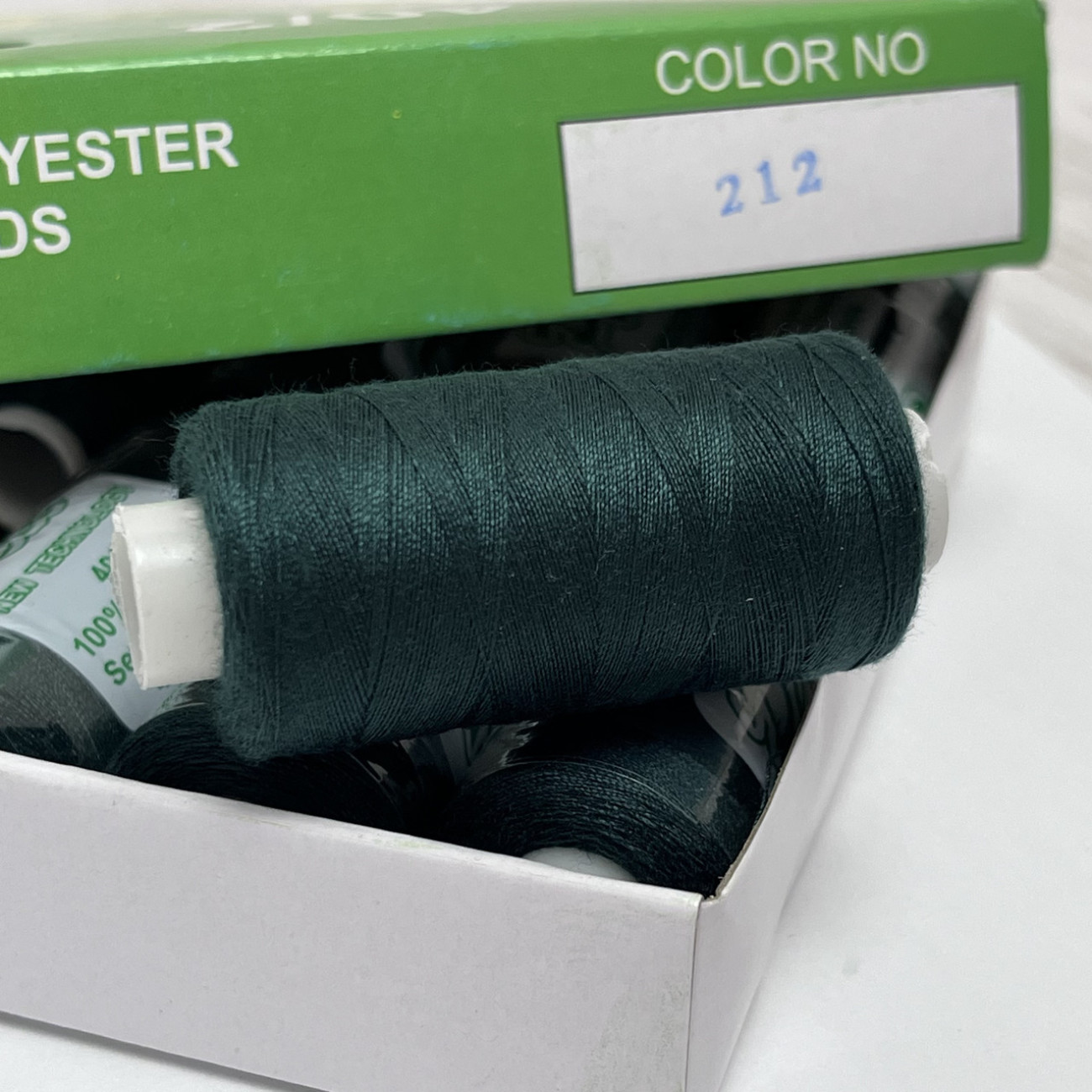 Нитки для шиття Peri 100% поліестер, 40/2, 400Y (№212)