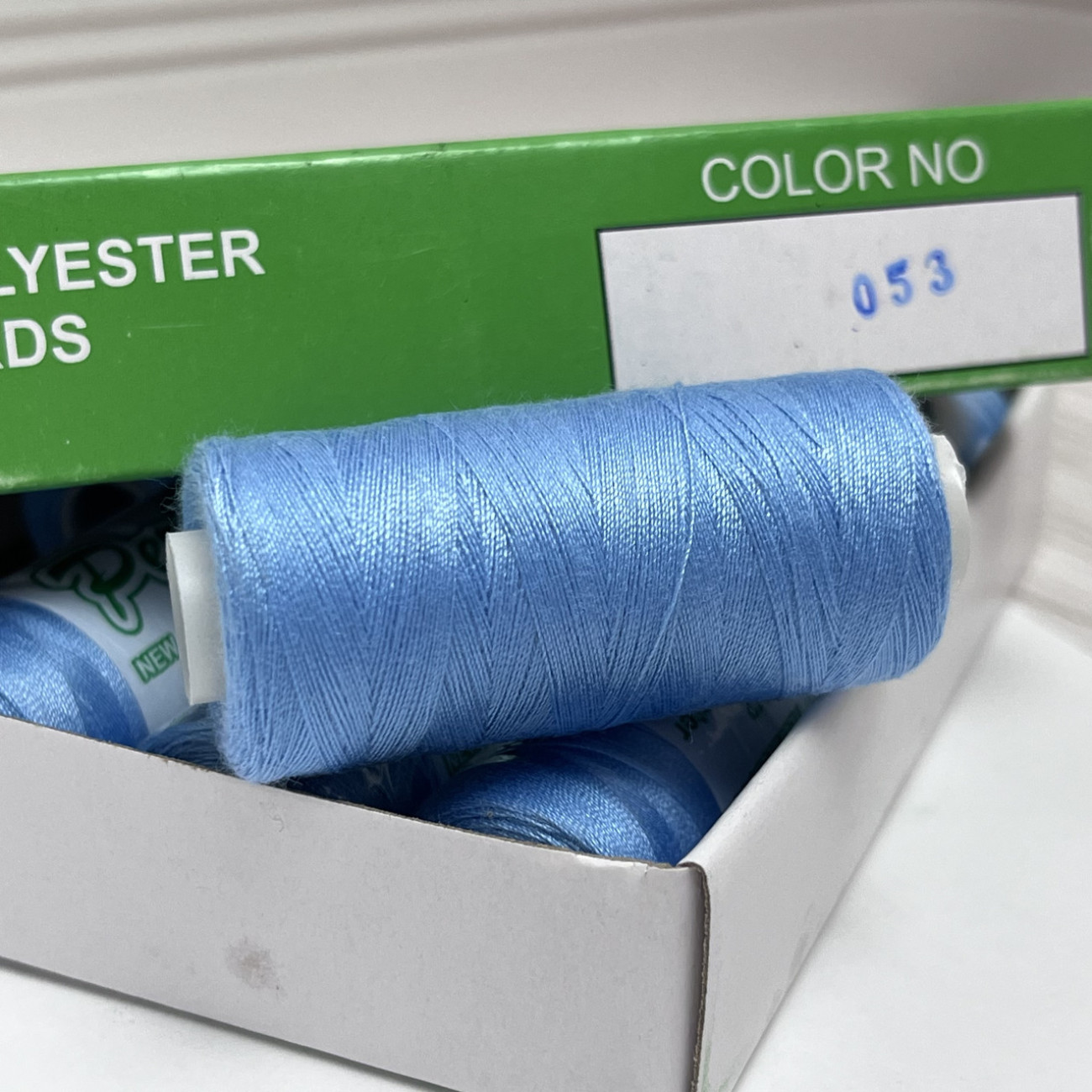 Нитки для шиття Peri 100% поліестер, 40/2, 400Y (№053)