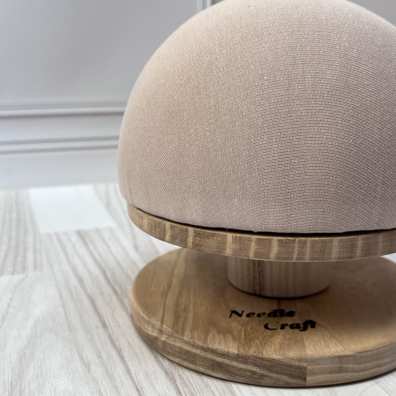 Кравецька колодка для ВТО Needle Craft Груди на підставці 14 см Бежеві