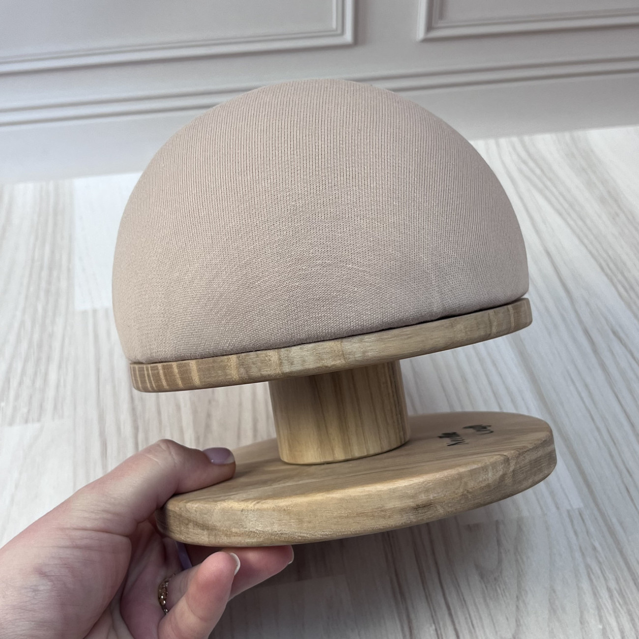 Кравецька колодка для ВТО Needle Craft Груди на підставці 14 см Бежеві