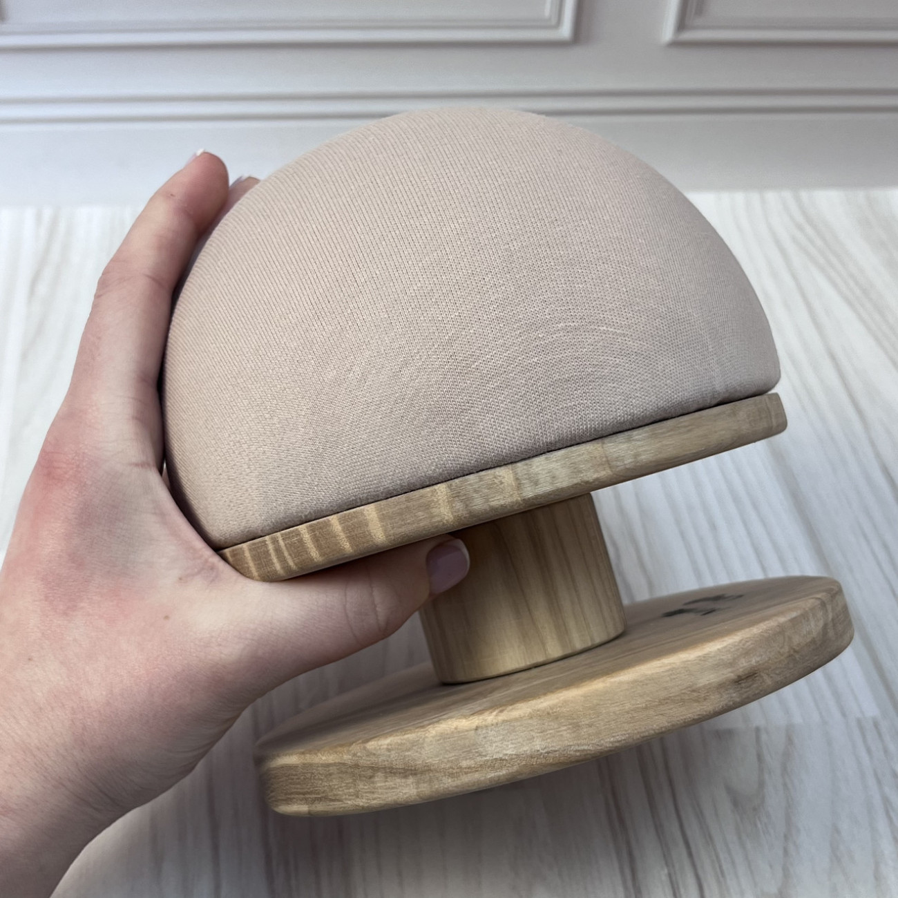 Кравецька колодка для ВТО Needle Craft Груди на підставці 14 см Бежеві