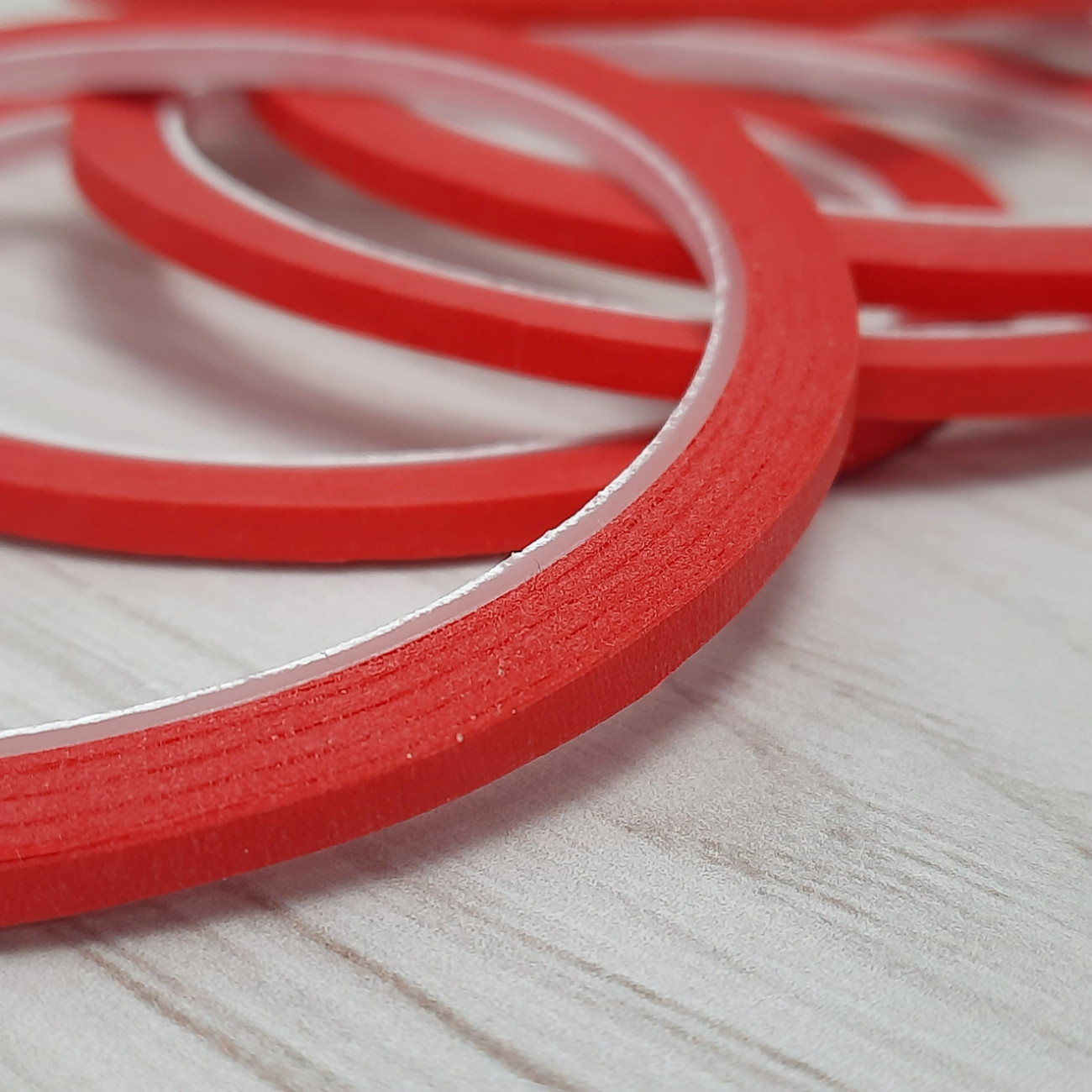 Самоклеюча стрічка для розмітки манекенів (червона)