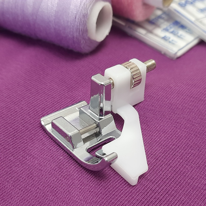 Лапка побутова для потаємного шва з пластиковим обмежувачем