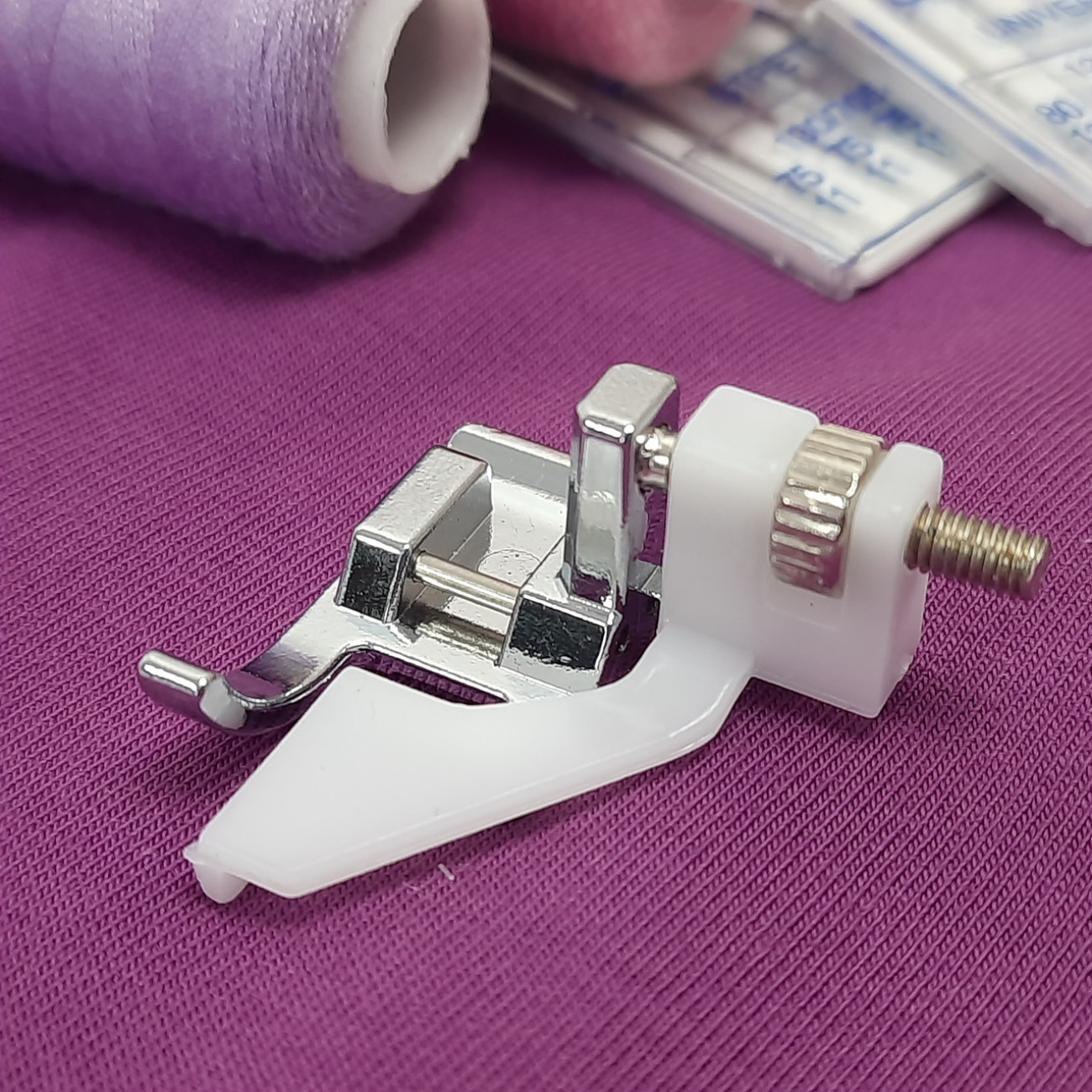 Лапка побутова для потаємного шва з пластиковим обмежувачем