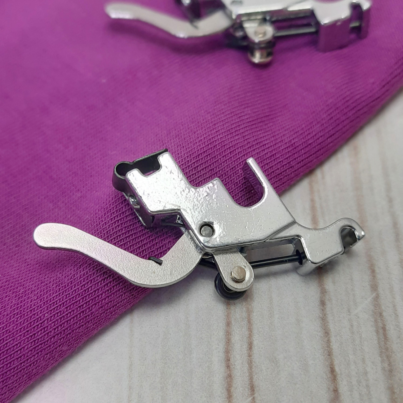 Універсальний адаптер-перехідник для побутових швейних машин