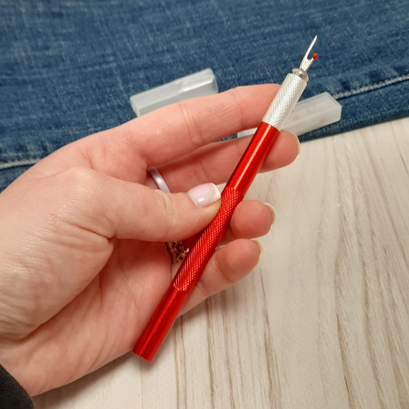 Розпорювач металевий зі змінними лезами (червоний)