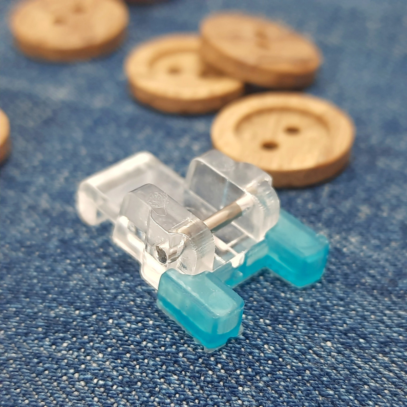 Лапка для пришивання ґудзиків для побутових швейних машин