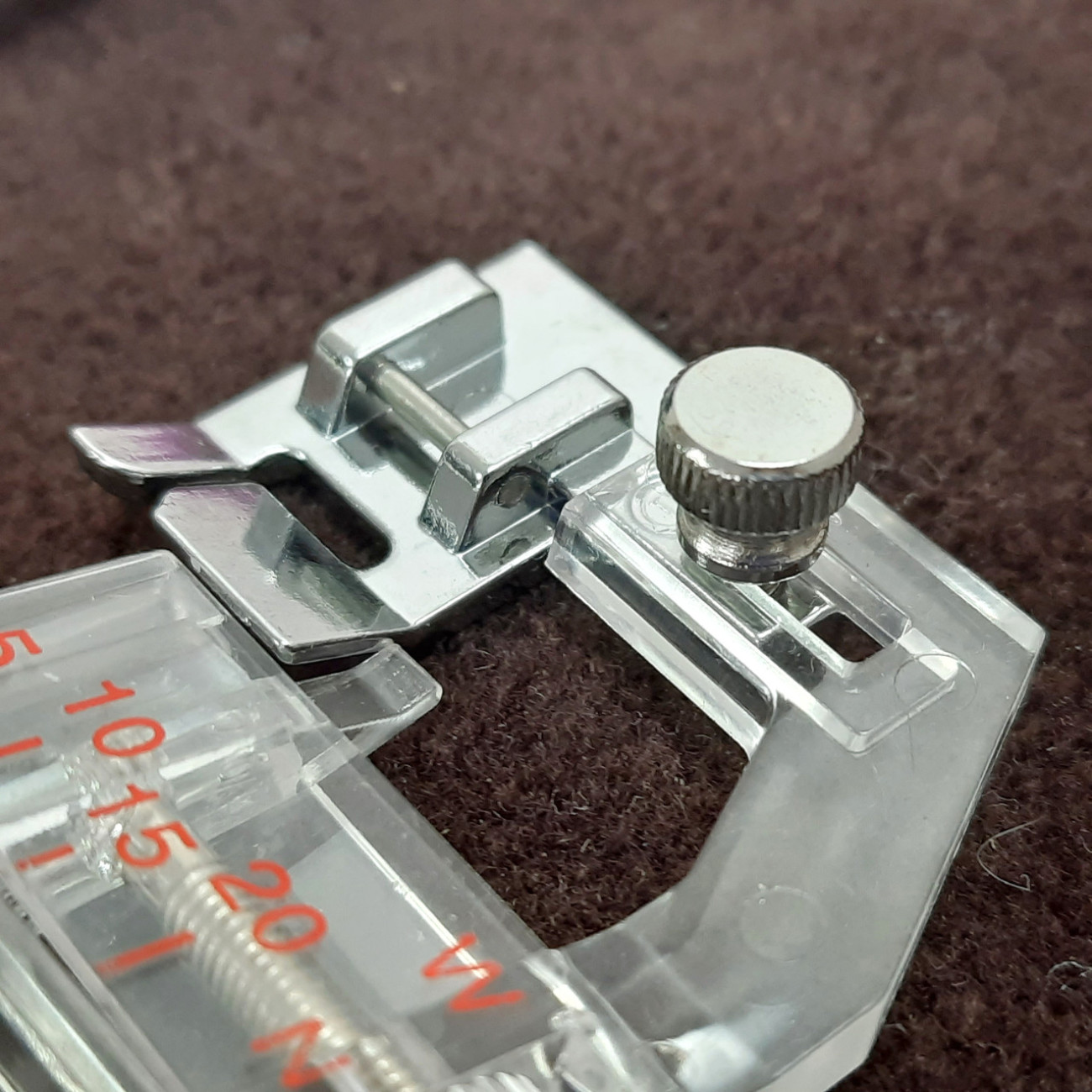 Лапка окантовувач пластиковий для побутових швейних машин