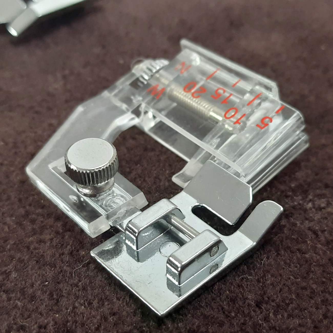 Лапка окантовувач пластиковий для побутових швейних машин