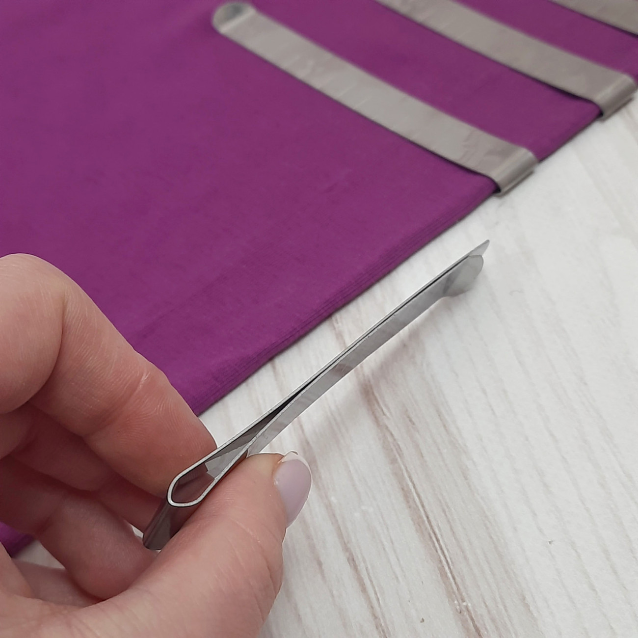 Затискач кравецький з лінійкою