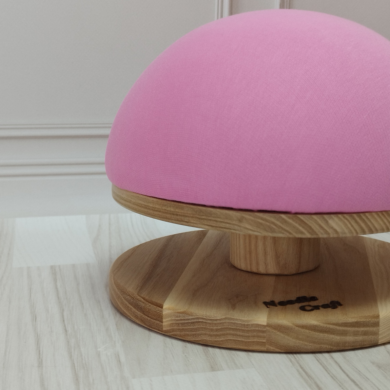 Кравецька колодка для ВТО Needle Craft Груди на підставці 18 см Фуксія