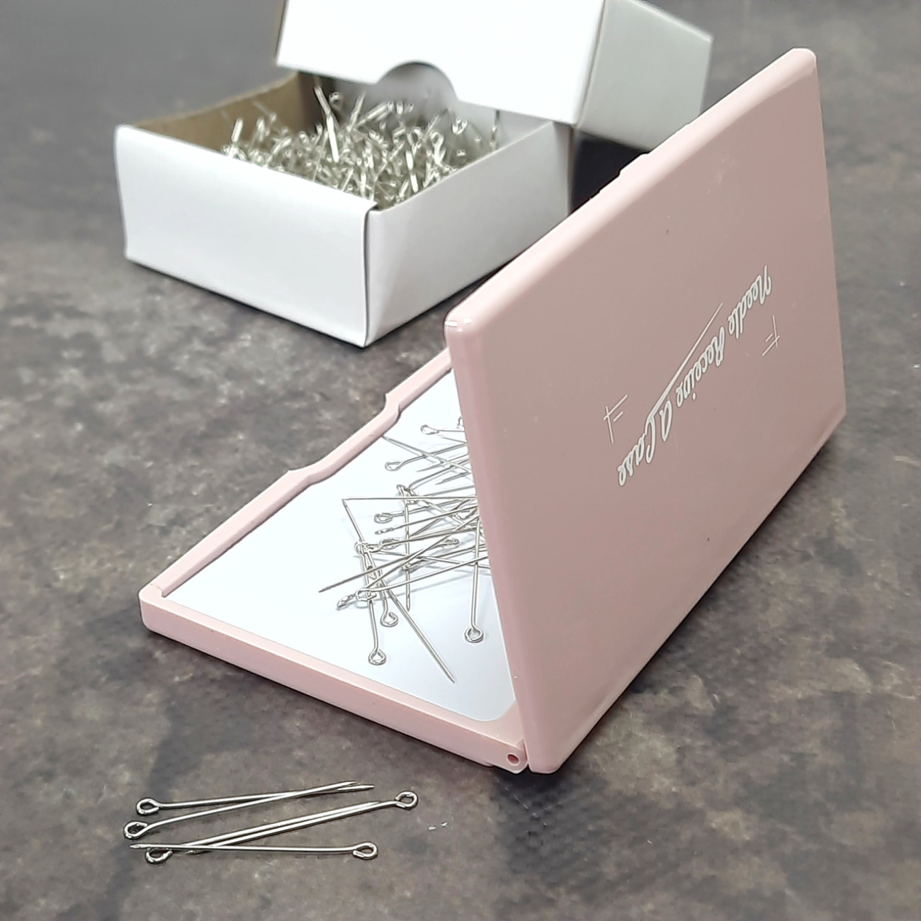 Магнітна гольниця-пенал пудрова