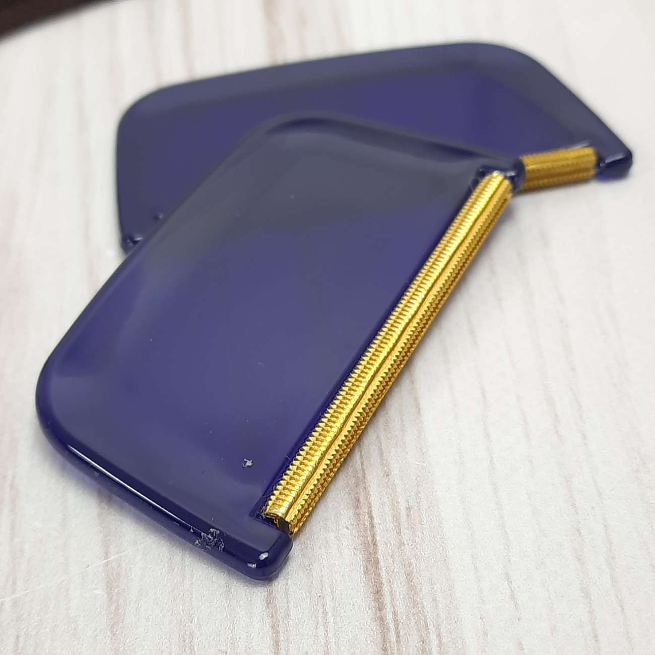 Щітка-бритва для видалення катишків і ворса