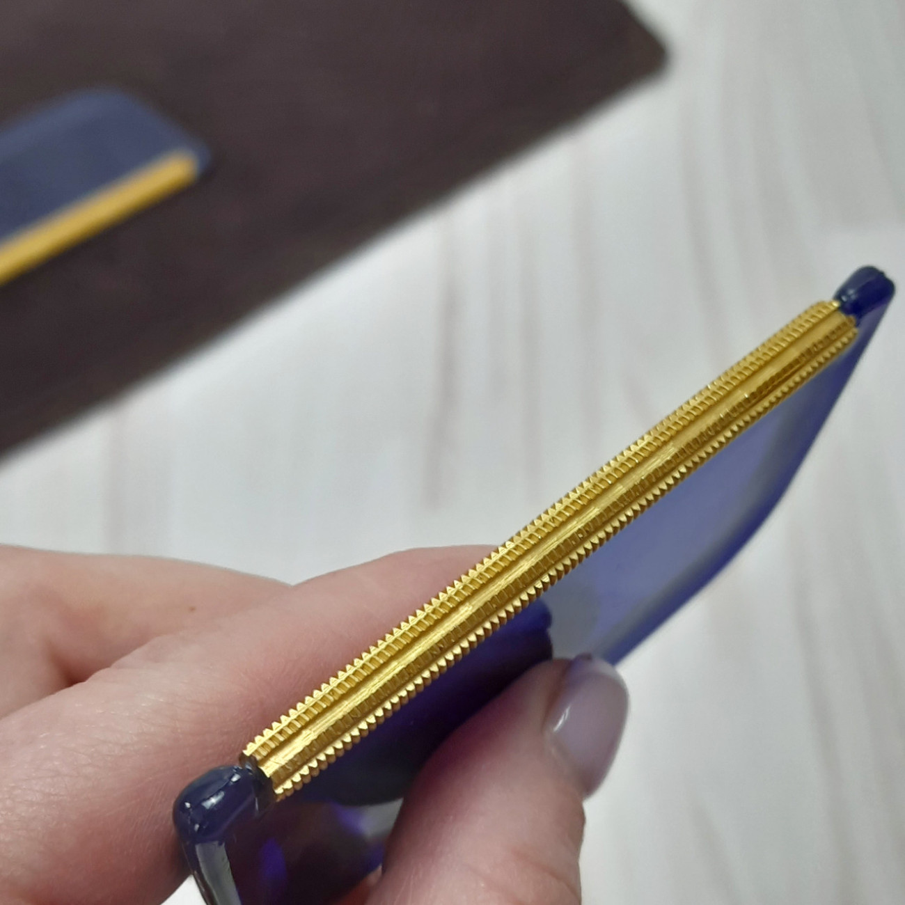 Щітка-бритва для видалення катишків і ворса