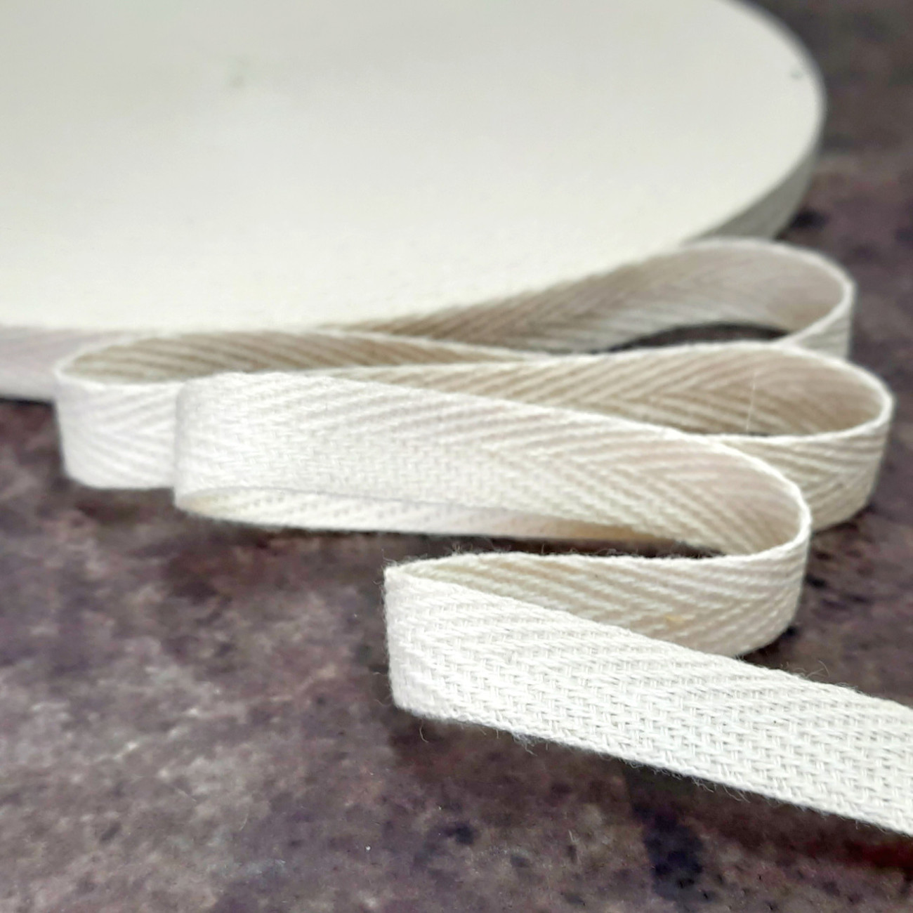 Тасьма кіперна 1 см, молочна