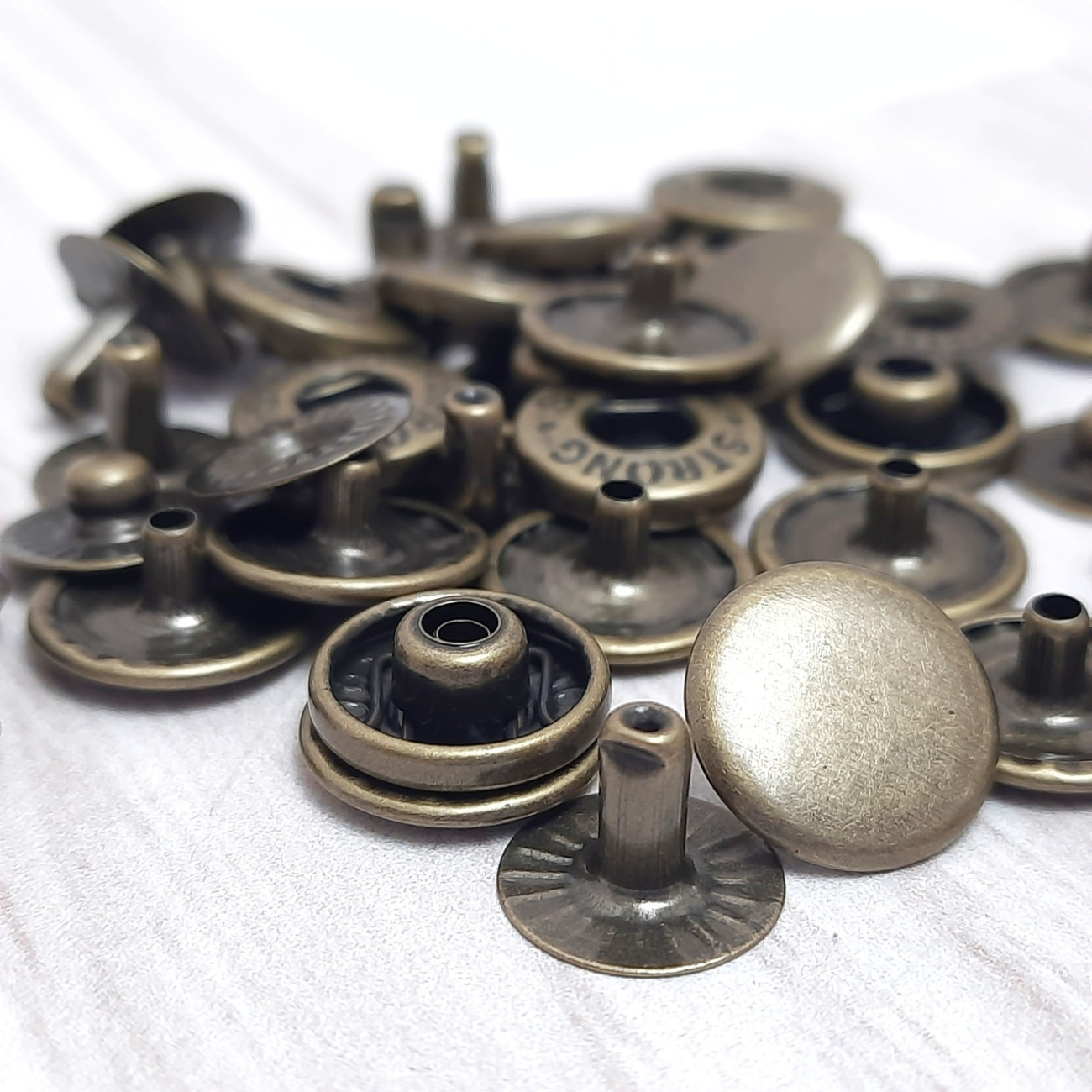 Кнопка Альфа 12,5мм (бронза)