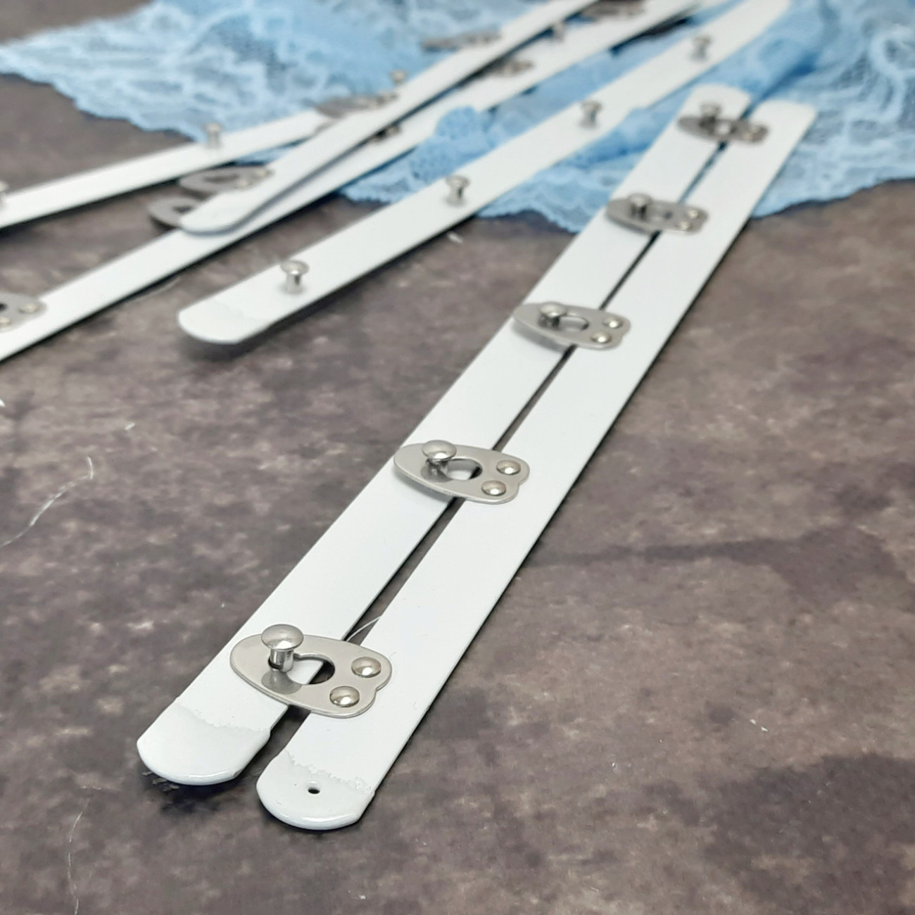 Бюск корсетний білий, 25 см, 5 застібок